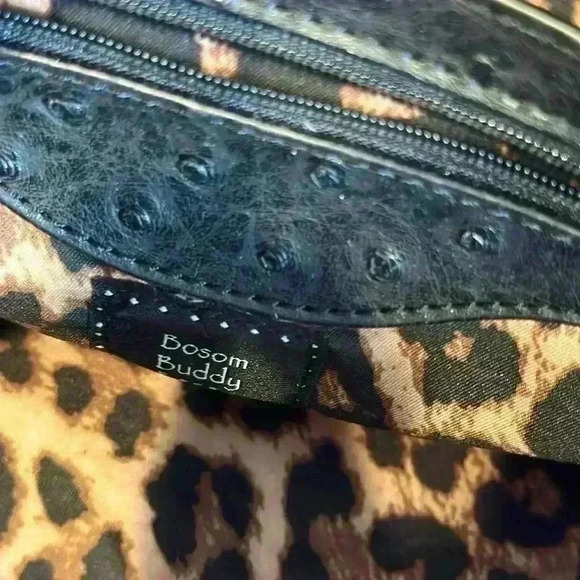 NWT! 🐝🐝🐝Handmade Bosom Buddy Bag Black with Large Gold Bee Closure - Picture 8 of 11